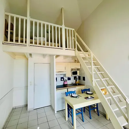 Avec Vue Et Piscine, 4 Personnes - Fr-1-709-101 * Fouras