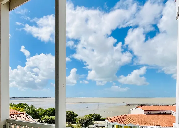 Apartment Avec Vue Et Piscine, 4 Personnes - Fr-1-709-101 *