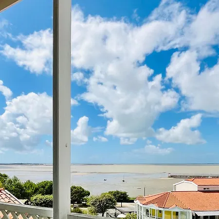 Appartement Avec Vue Et Piscine, 4 Personnes - Fr-1-709-101 *