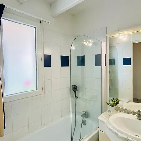 Appartement Avec Vue Et Piscine, 4 Personnes - Fr-1-709-101