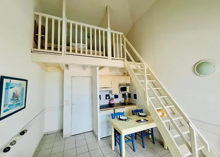 Avec Vue Et Piscine, 4 Personnes - Fr-1-709-101 * Fouras